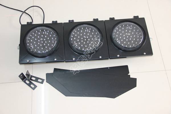 6套維諦16K機(jī)架式UPS配套